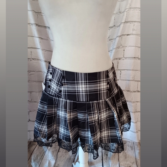 Plaid Black Skirt with Lace Trim - Picture 1 of 3